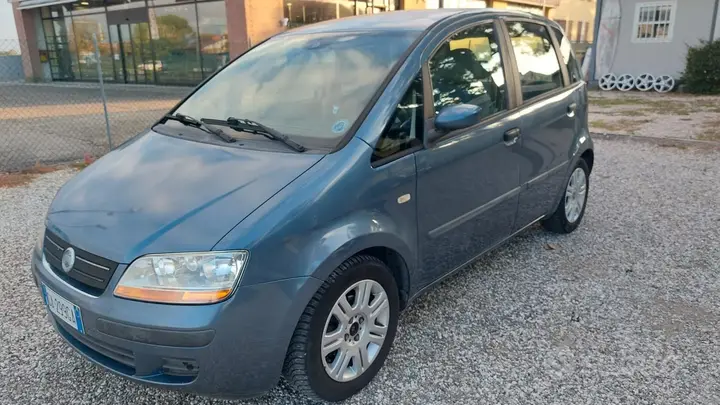 Fiat Idea 2004 photo 2