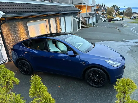 Tesla Model Y 2021 photo 2