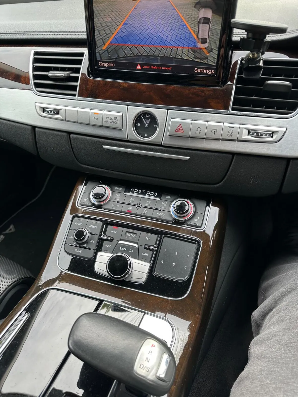 Audi A8 2016 photo 5