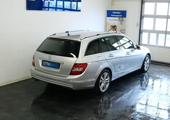Mercedes-Benz C220 2012 photo 3