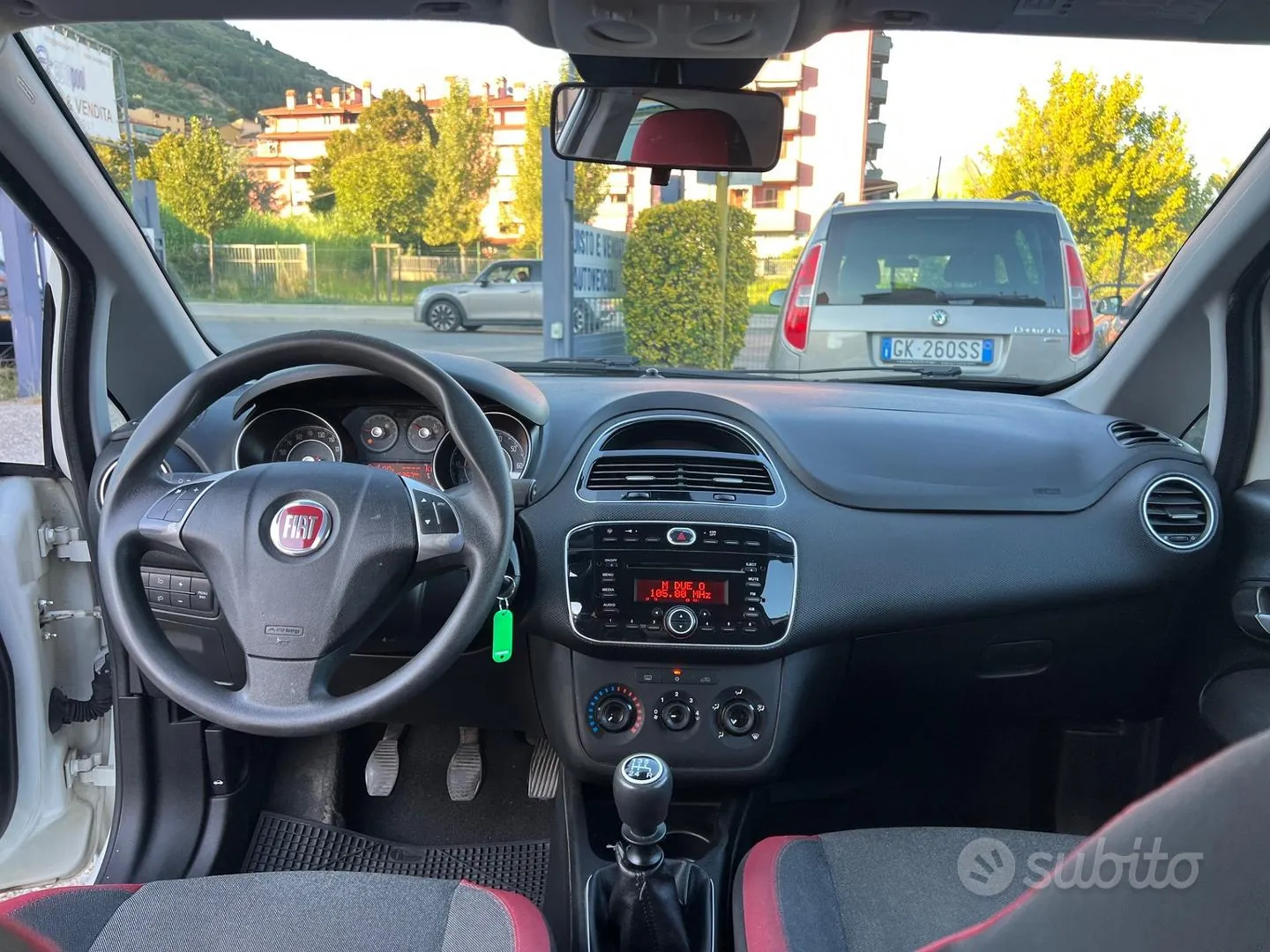 Fiat Grande Punto 2012 photo 4