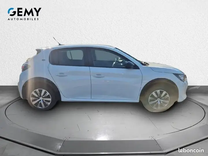 Peugeot 208 2023 photo 4