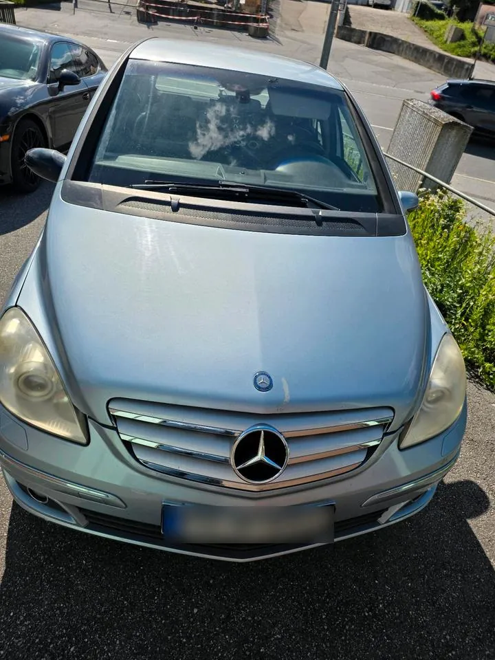 Mercedes-Benz B200