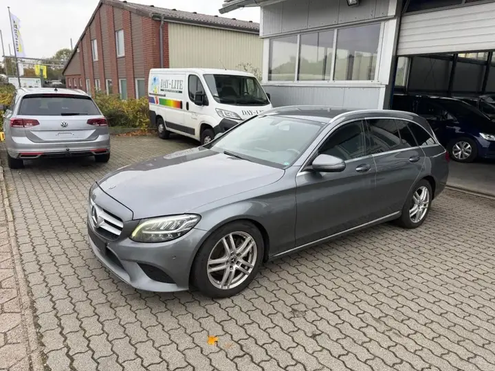 Mercedes-Benz C 220