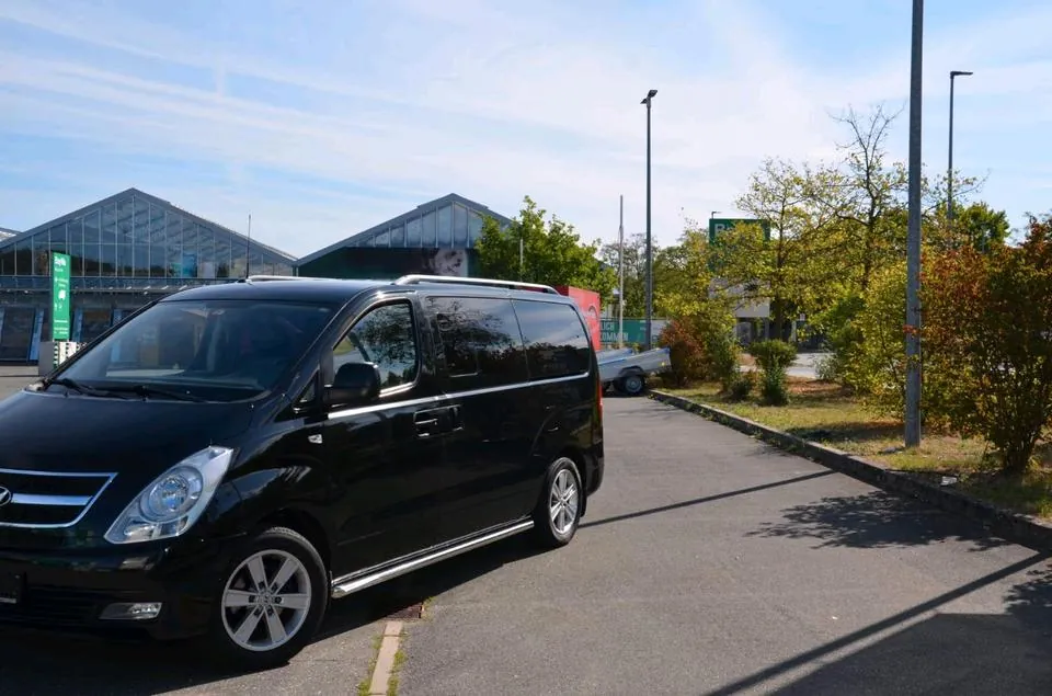 Hyundai Starex