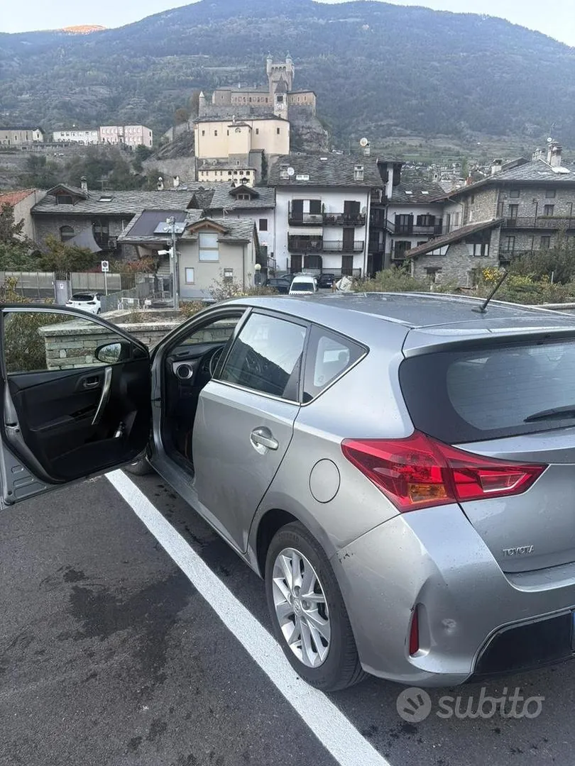 Toyota Auris 2014 photo 4
