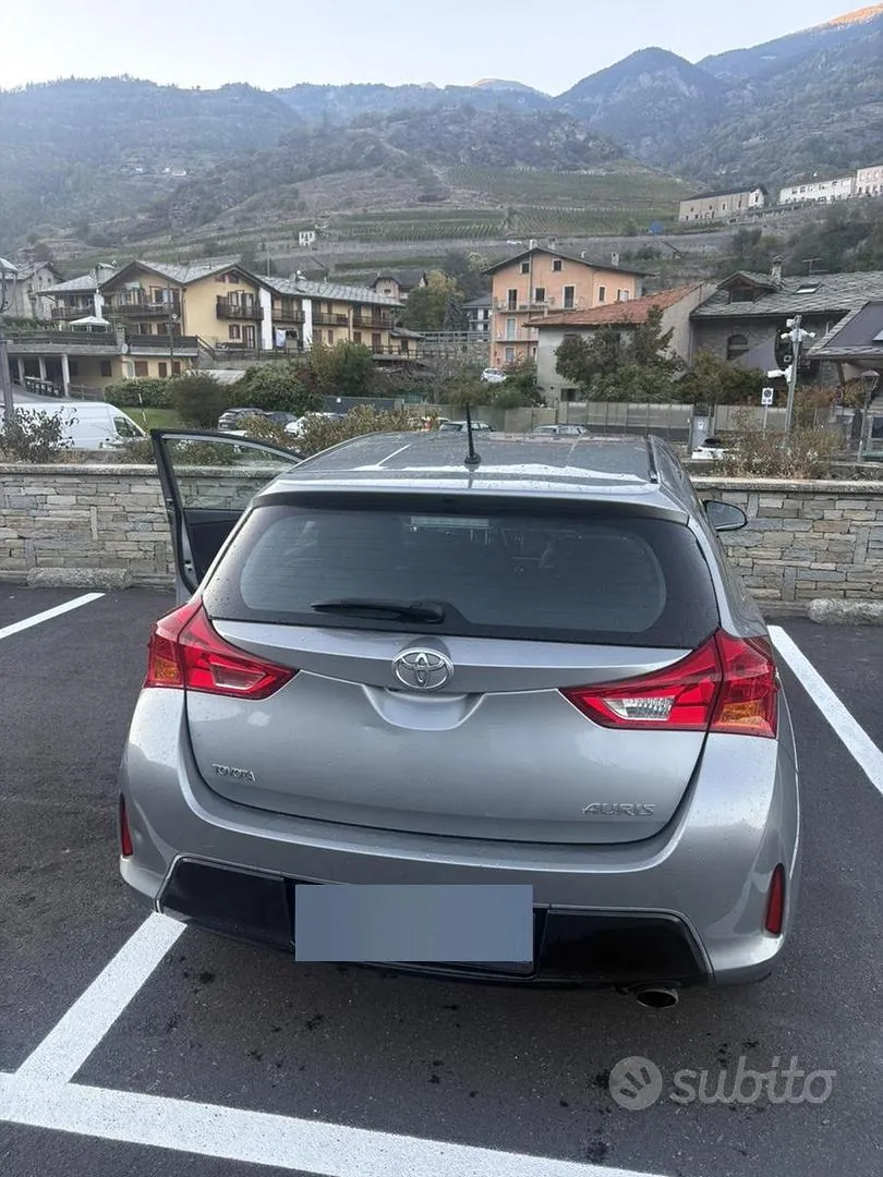 Toyota Auris 2014 photo 5
