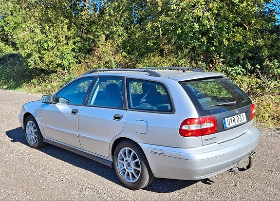 Volvo V40 2004 photo 2