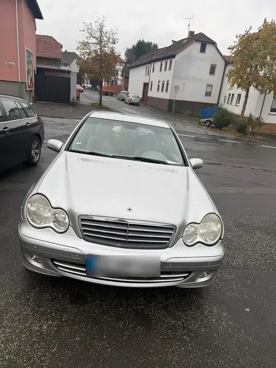 Mercedes-Benz C200