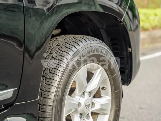 Toyota Land Cruiser Prado 2011 photo 5