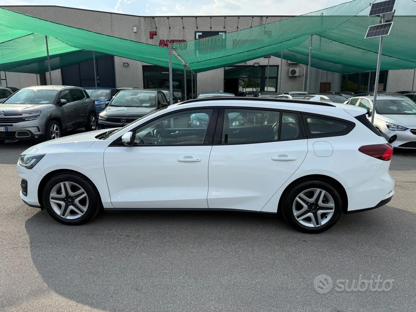 Ford Focus 2022 photo 2