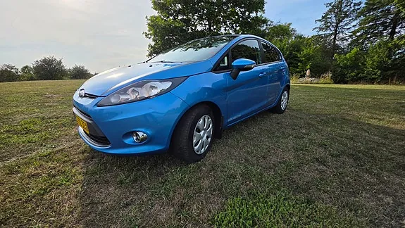 Ford Fiesta 2012 photo 2