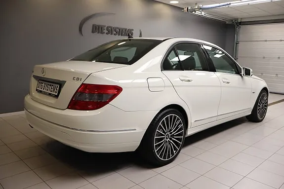 Mercedes-Benz C200 2011 photo 2