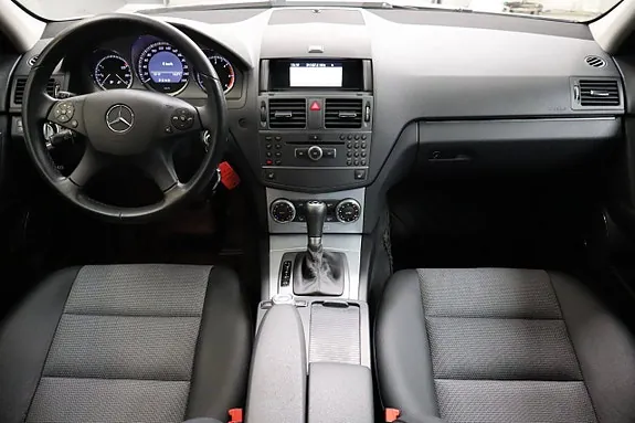 Mercedes-Benz C200 2011 photo 3
