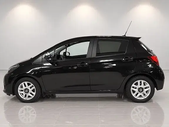 Toyota Yaris 2017 photo 5