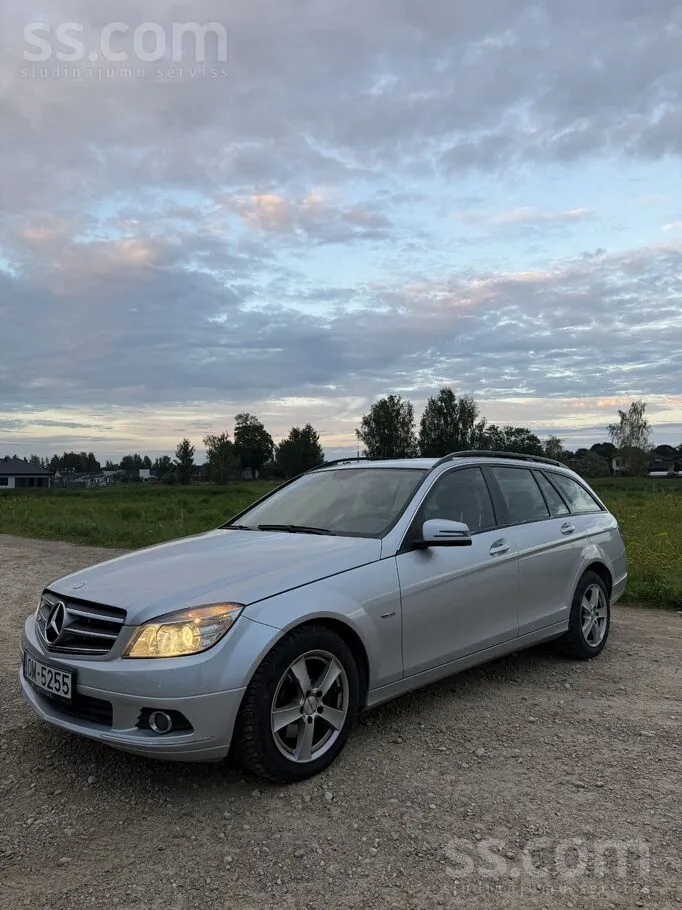 Mercedes-Benz C220 2009 photo 3