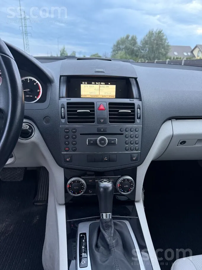 Mercedes-Benz C220 2009 photo 5