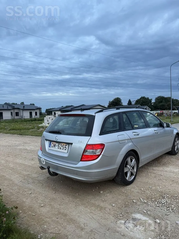 Mercedes-Benz C220 2009 photo 2