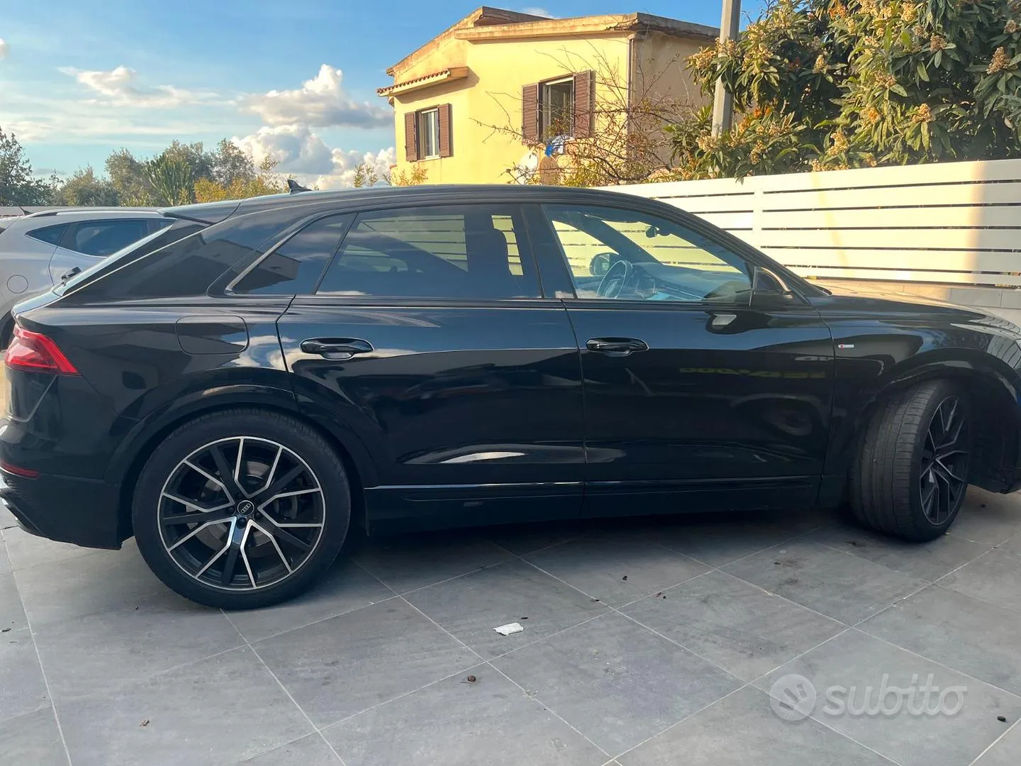 Audi Q8 2023 photo 2