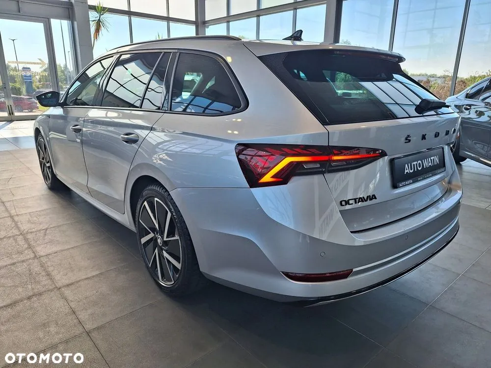 Skoda Octavia 2023 photo 2