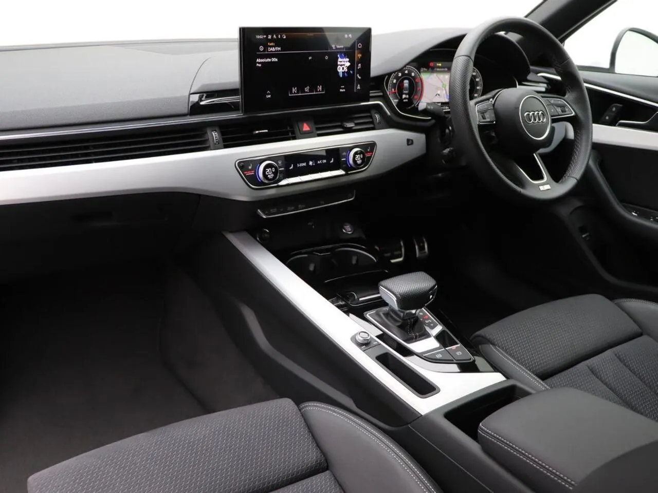 Audi A4 2023 photo 2