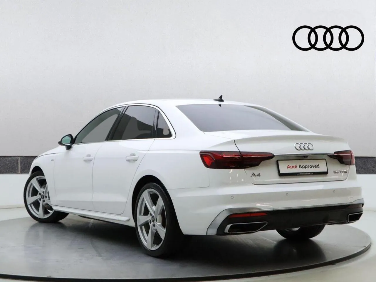 Audi A4 2023 photo 3
