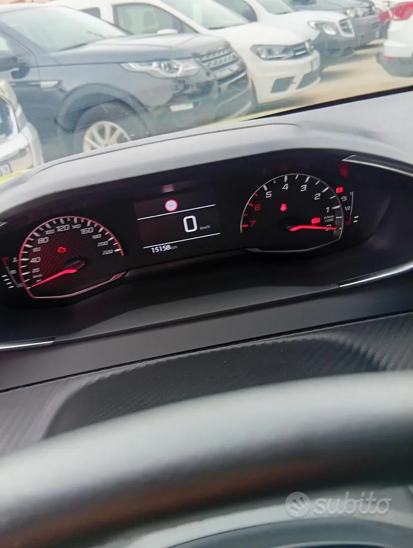Peugeot 208 2024 photo 2