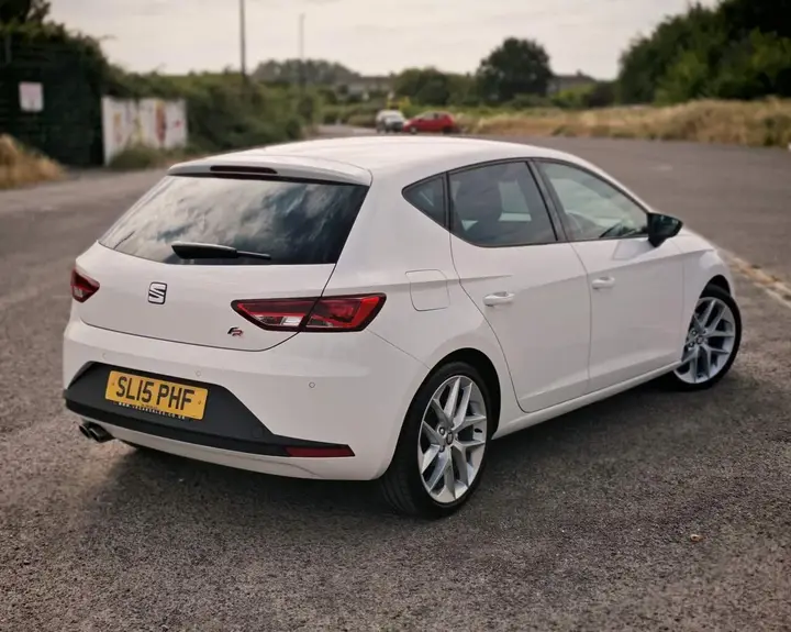 Seat Leon 2015 photo 4
