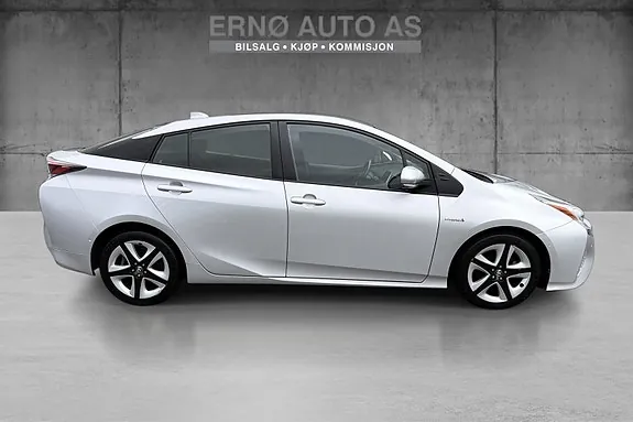 Toyota Prius 2016 photo 2