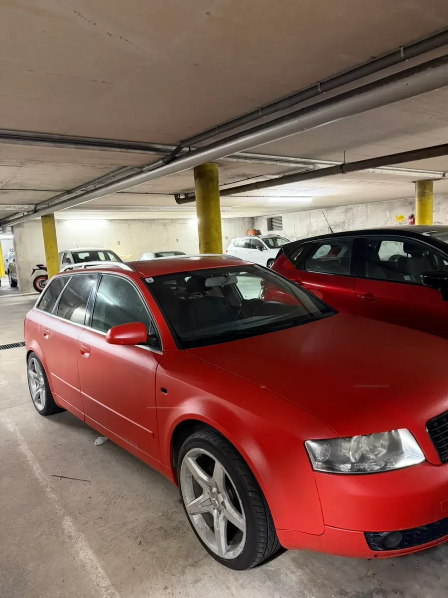 Audi A4 2004 photo 2