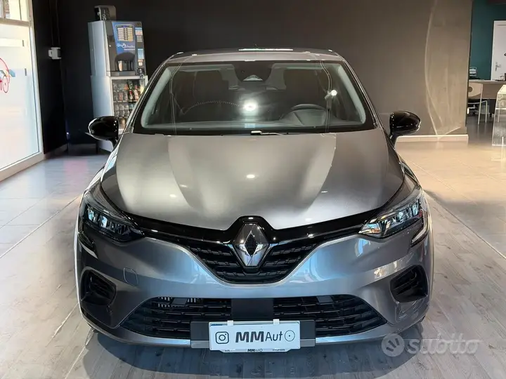 Renault Clio 2023 photo 2