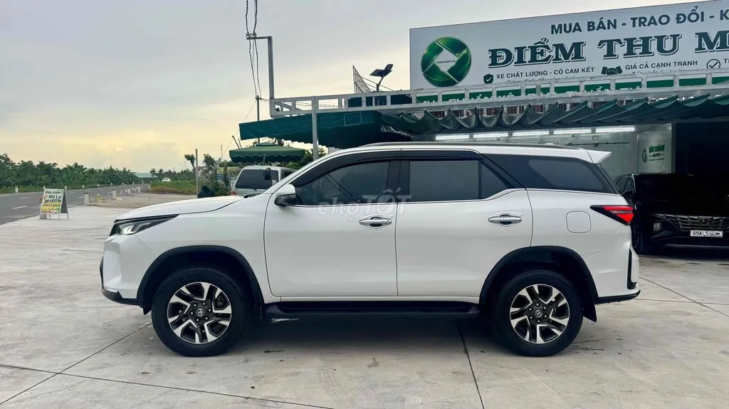 Toyota Fortuner 2021 photo 4