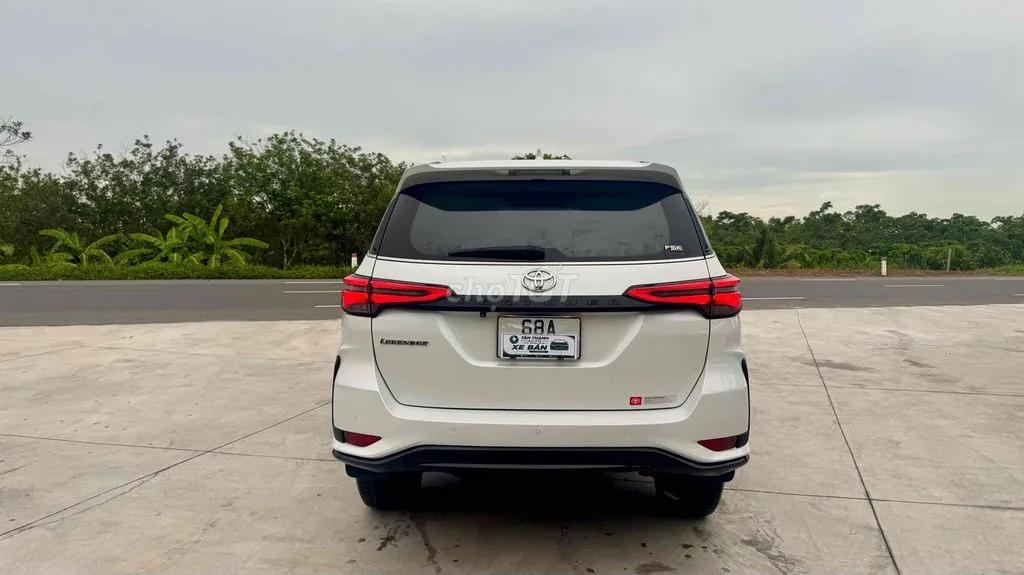 Toyota Fortuner 2021 photo 2