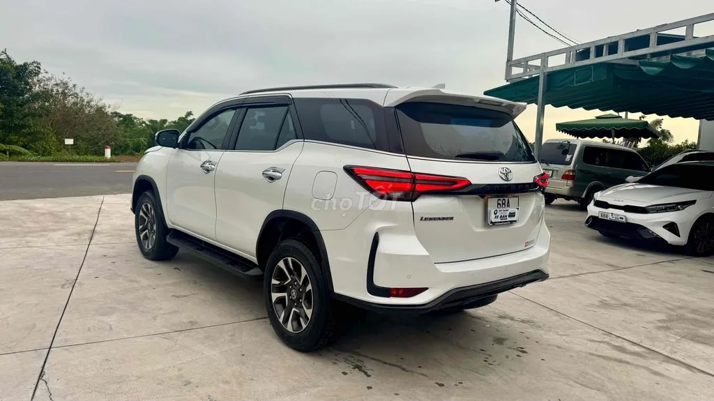 Toyota Fortuner 2021 photo 3