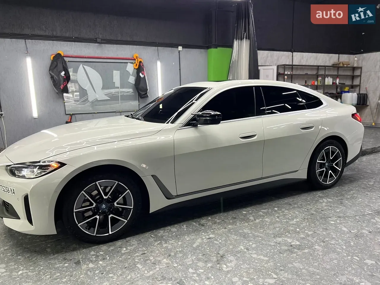 BMW I4 2023 photo 2