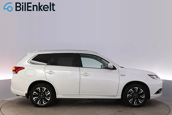 Mitsubishi Outlander 2018 photo 2