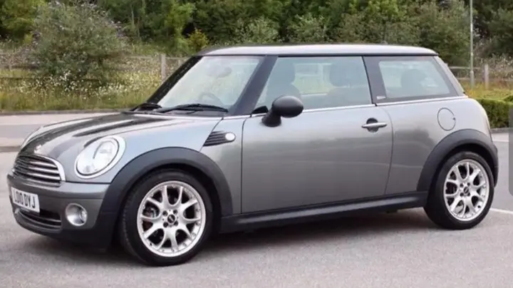 Mini Hatch 2010 photo 3