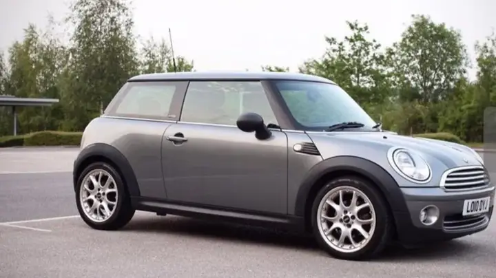 Mini Hatch 2010 photo 4
