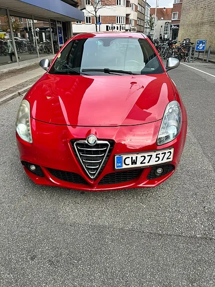 Alfa Romeo Giulietta 2010 photo 2