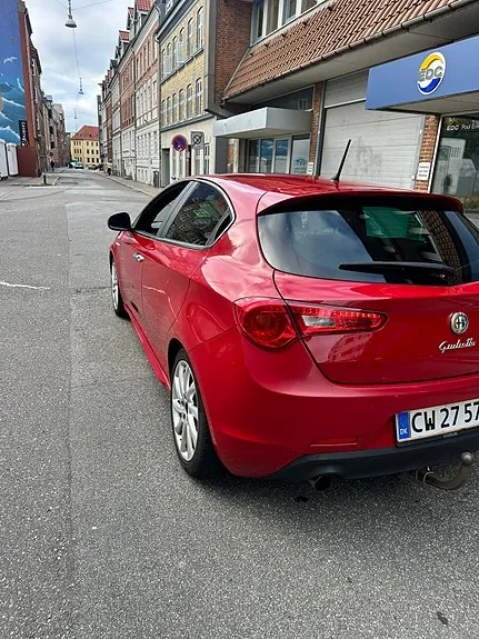 Alfa Romeo Giulietta 2010 photo 4