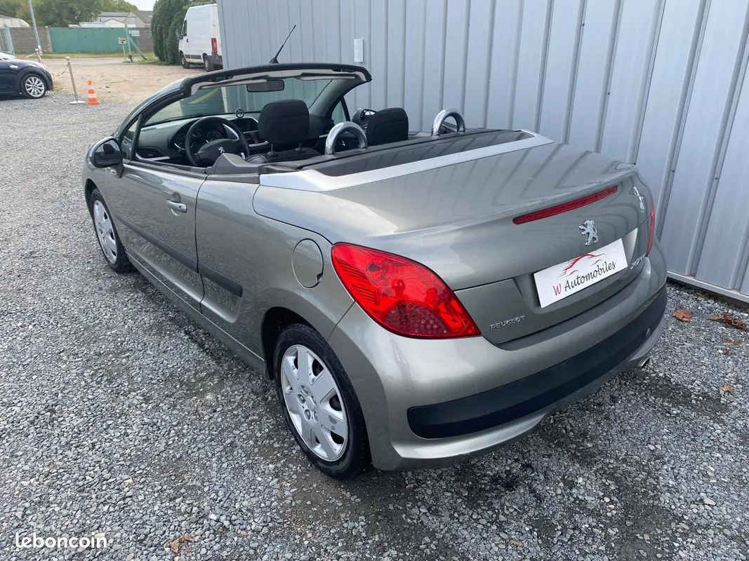 Peugeot 207 2009 photo 2
