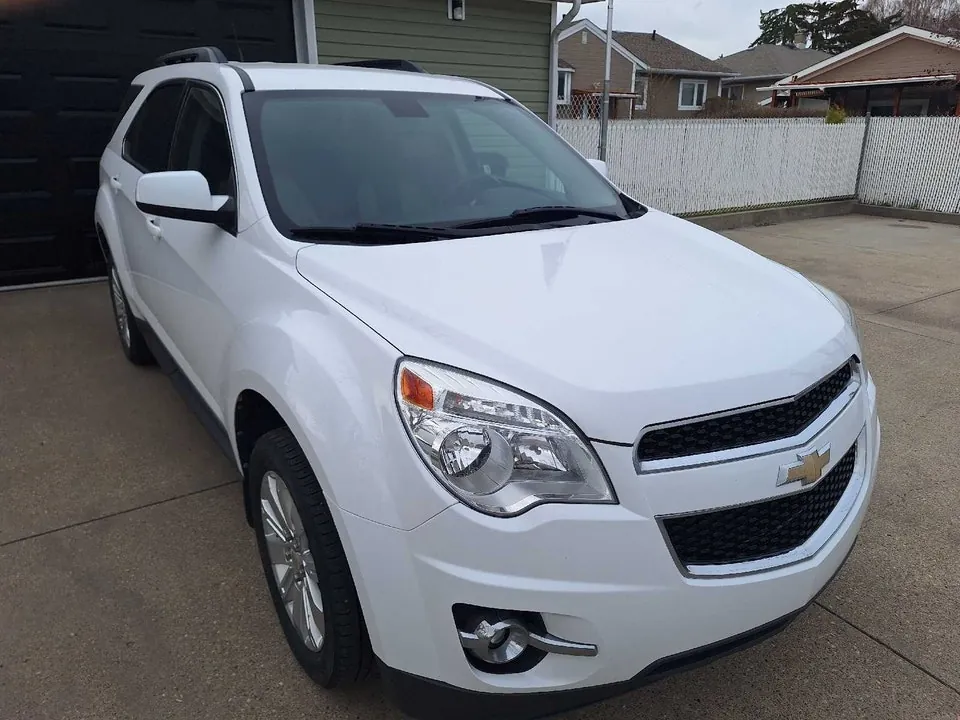 Chevrolet Equinox 2010 photo 2