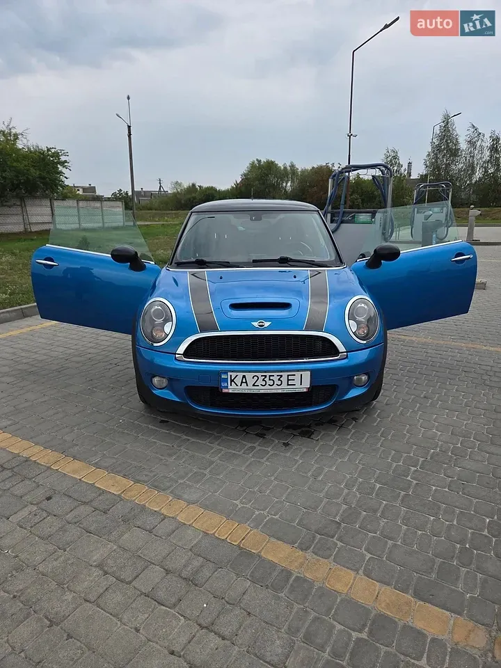 Mini Cooper 2010 photo 2