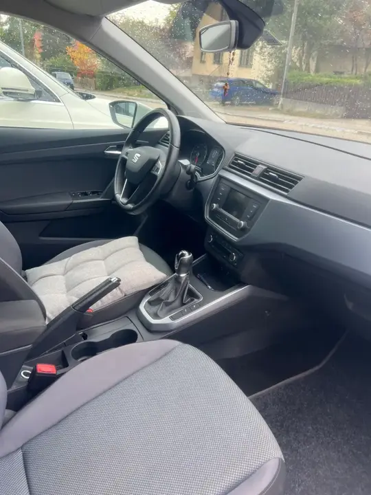 Seat Arona 2018 photo 2