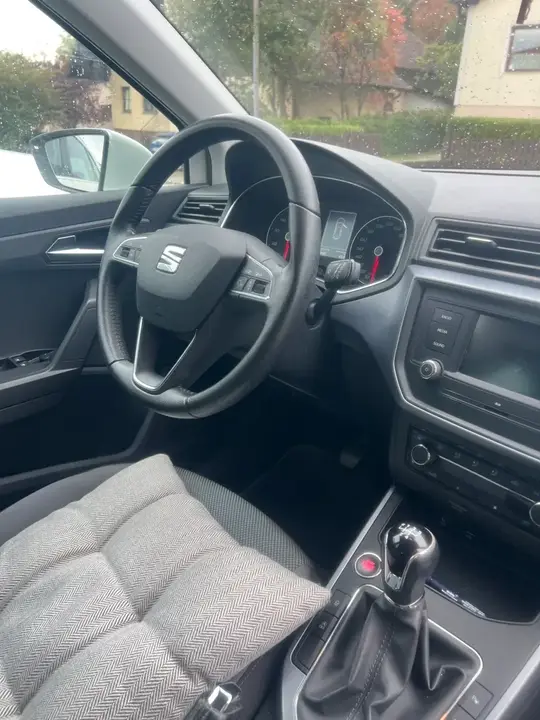 Seat Arona 2018 photo 3