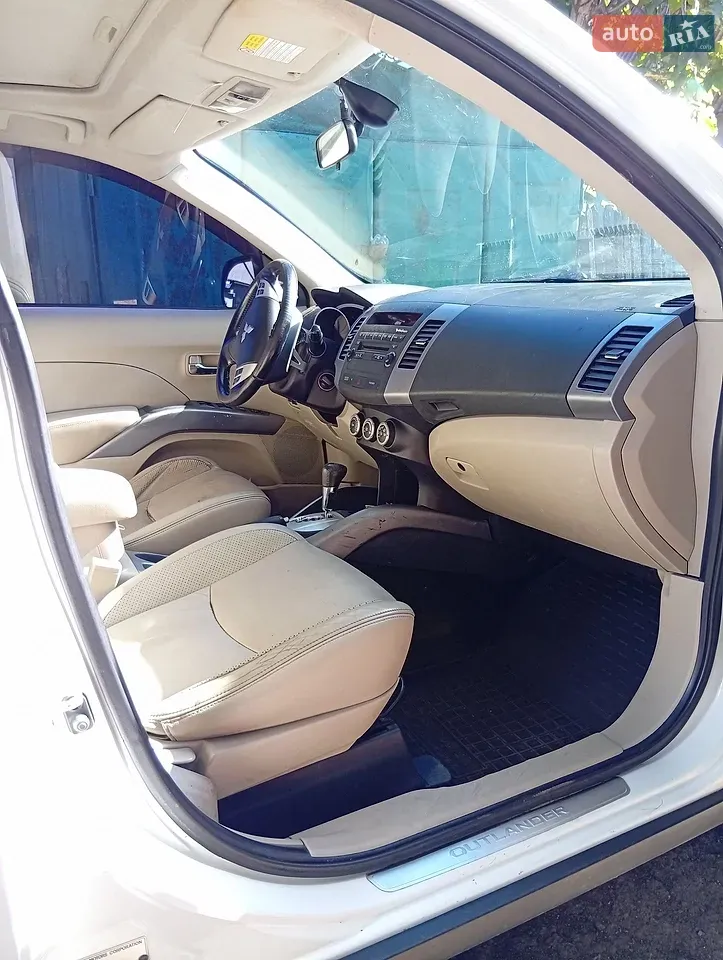 Mitsubishi Outlander Xl 2008 photo 5