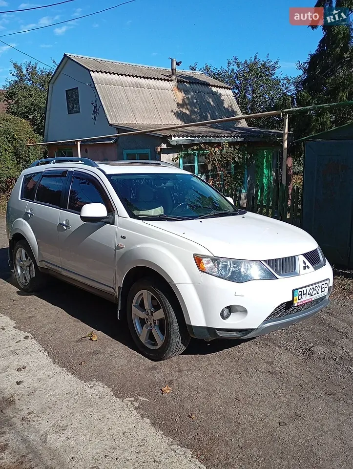 Mitsubishi Outlander Xl 2008 photo 3