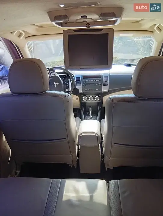 Mitsubishi Outlander Xl