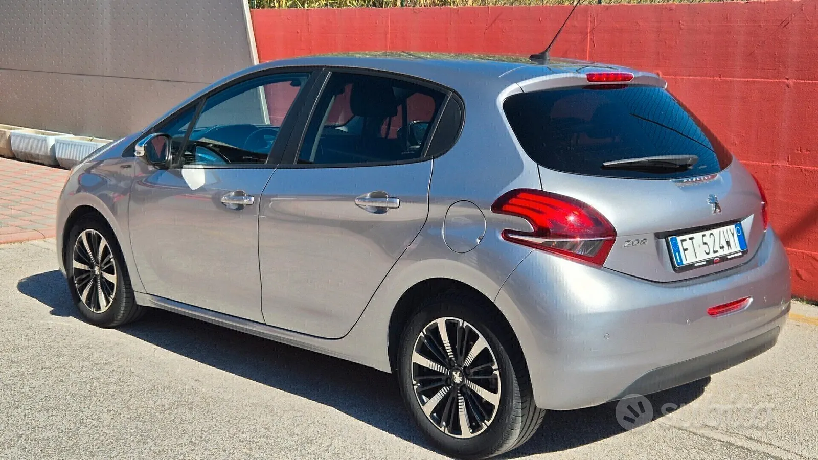 Peugeot 208 2019 photo 3