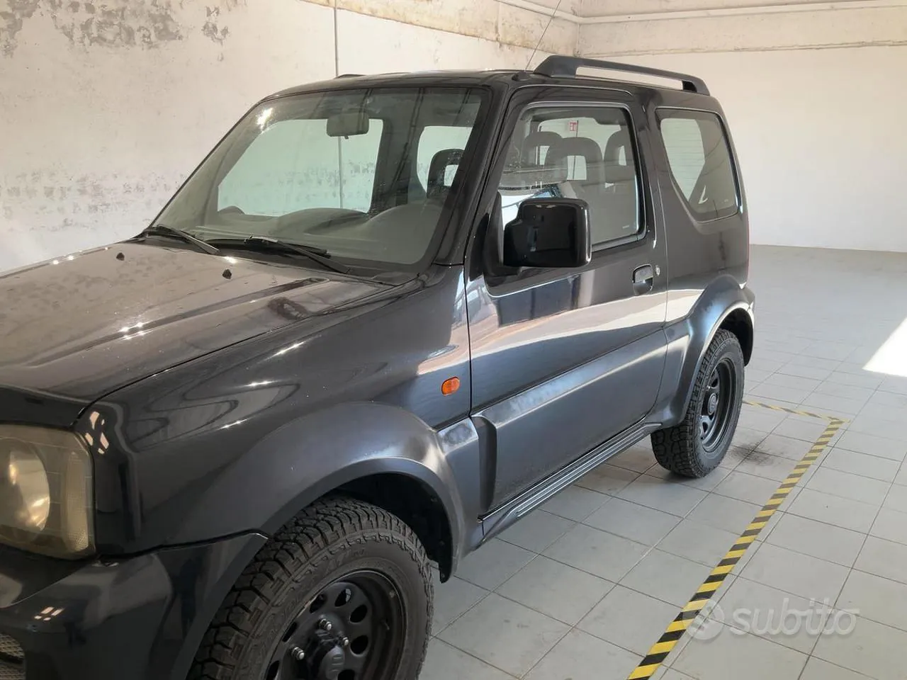 Suzuki Jimny 2010 photo 2